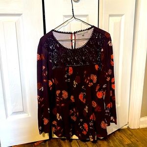 Daniel Rainn purple top, size XL, used, runs small.